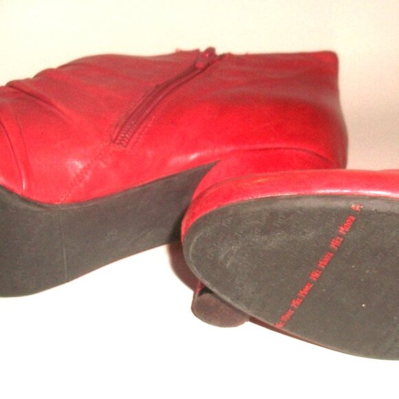 Vintage Miz Mooz Pleated RedLeather SIdeZip Heeled Booties - Picture 11 of 11